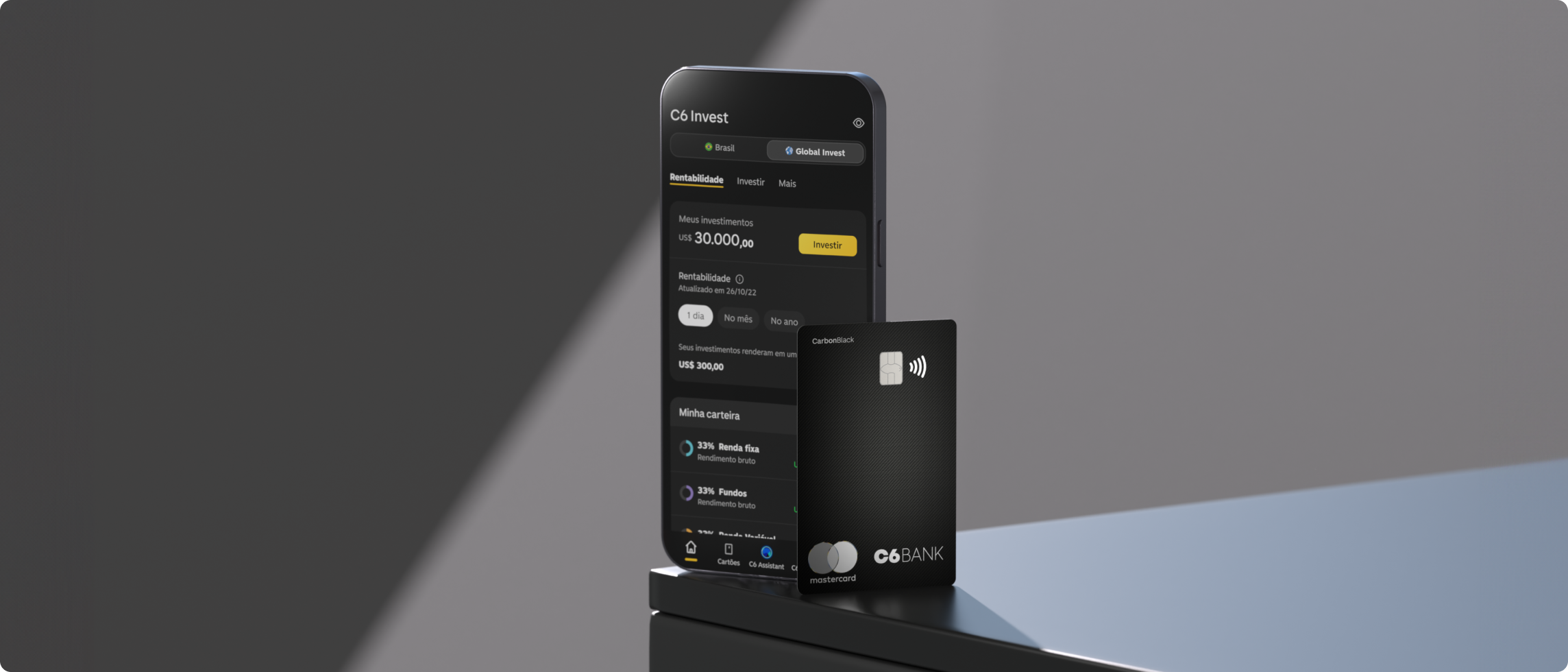 Smartphone com o app C6 Invest aberto e cartão C6 Carbon Mastercard Black em destaque, sobre fundo escuro e iluminação sofisticada.